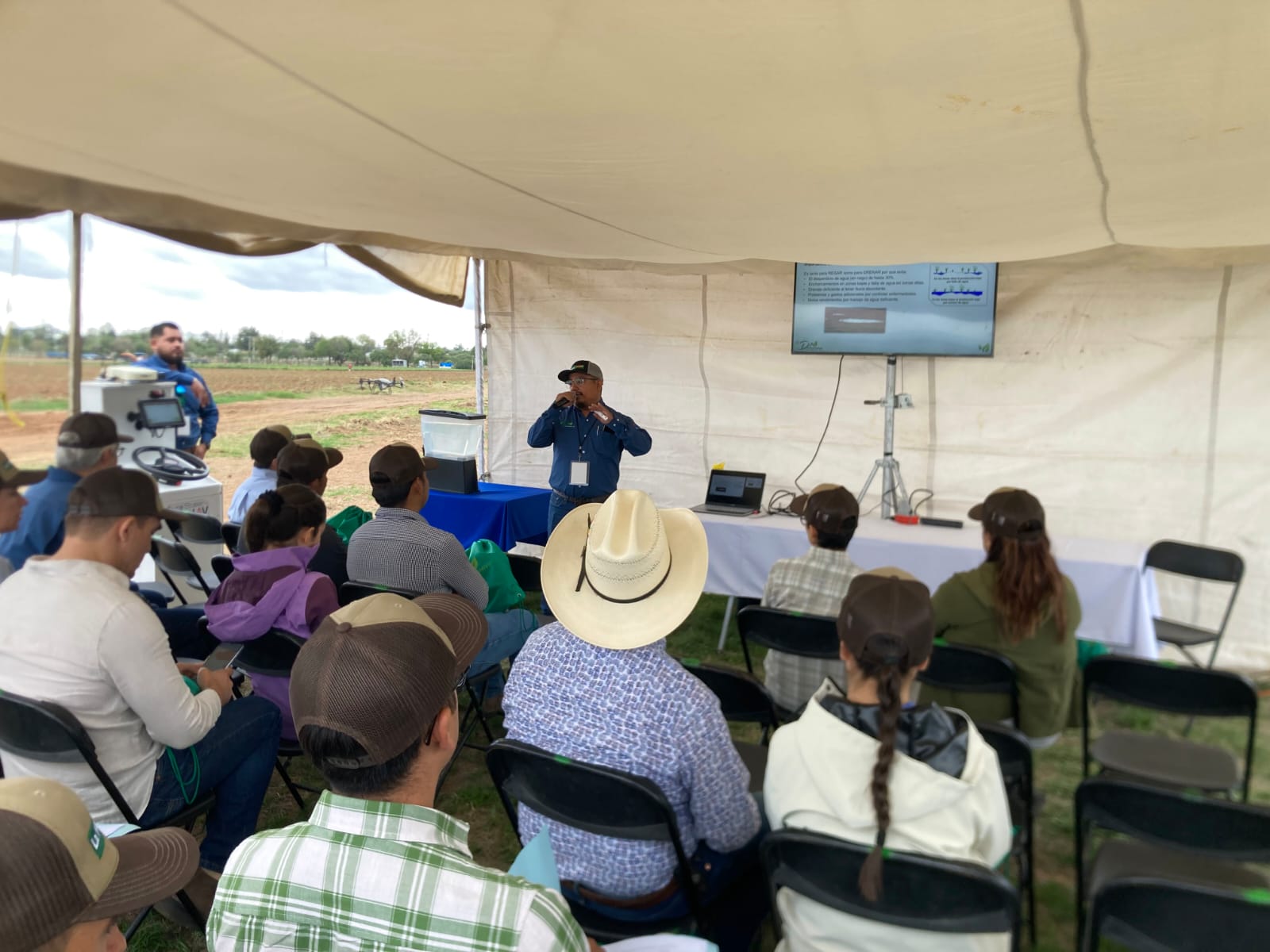 Capacitación técnica para productores en campo